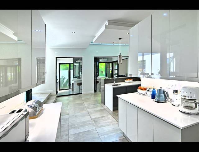 5 BEDROOM HOUSE FOR SALE IN WATERFALL COUNTRY VILLAGE